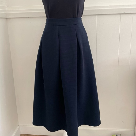 Harlowe & Graham Dresses & Skirts - Navy Retro Midi Skirt with Zipper Back (Size M)